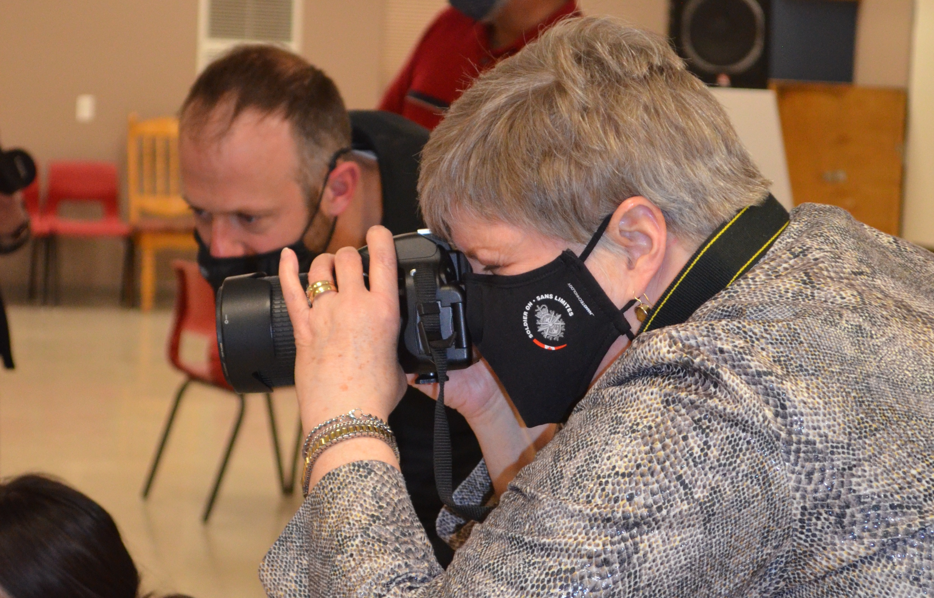 Karen Spencer trouve la camaraderie grâce à la photographie Image