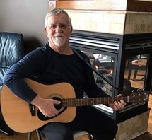 Tom-Guitar-Photo.jpg Tom-Guitar-Photo.jpg